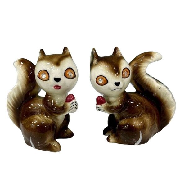 Salt & Pepper Shakers Squirrel Animal Set Ceramic Kitchen Container Vintage - Picture 1 of 8
